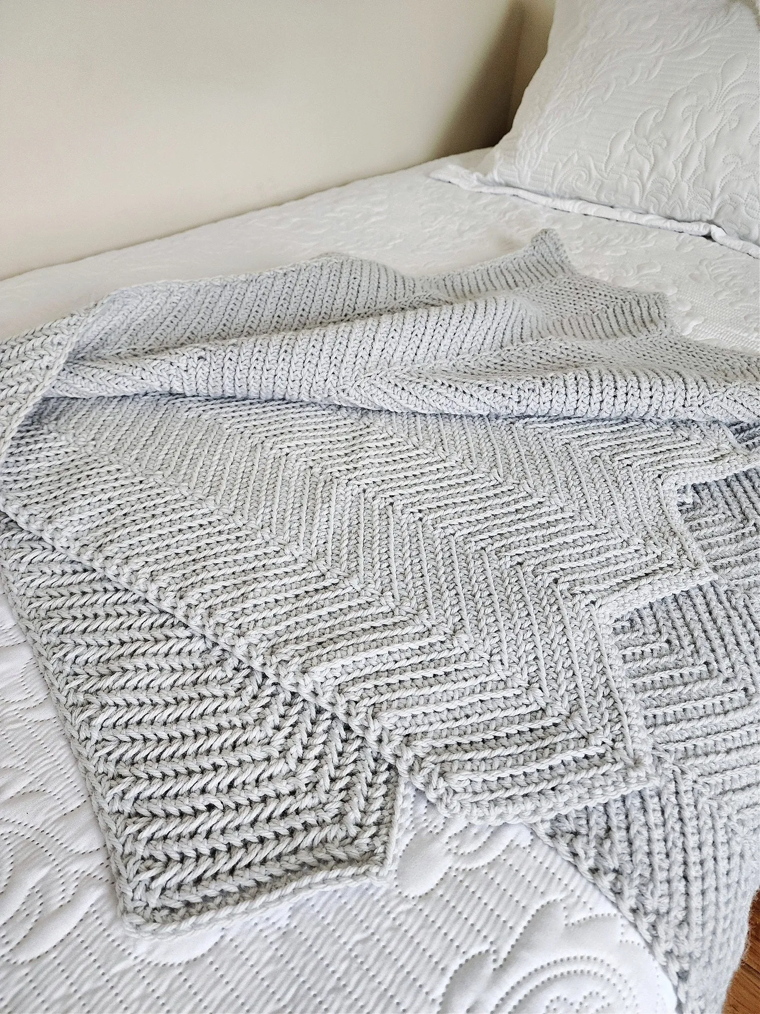 Crochet Kit - Herringbone Single Crochet Ripple Blanket