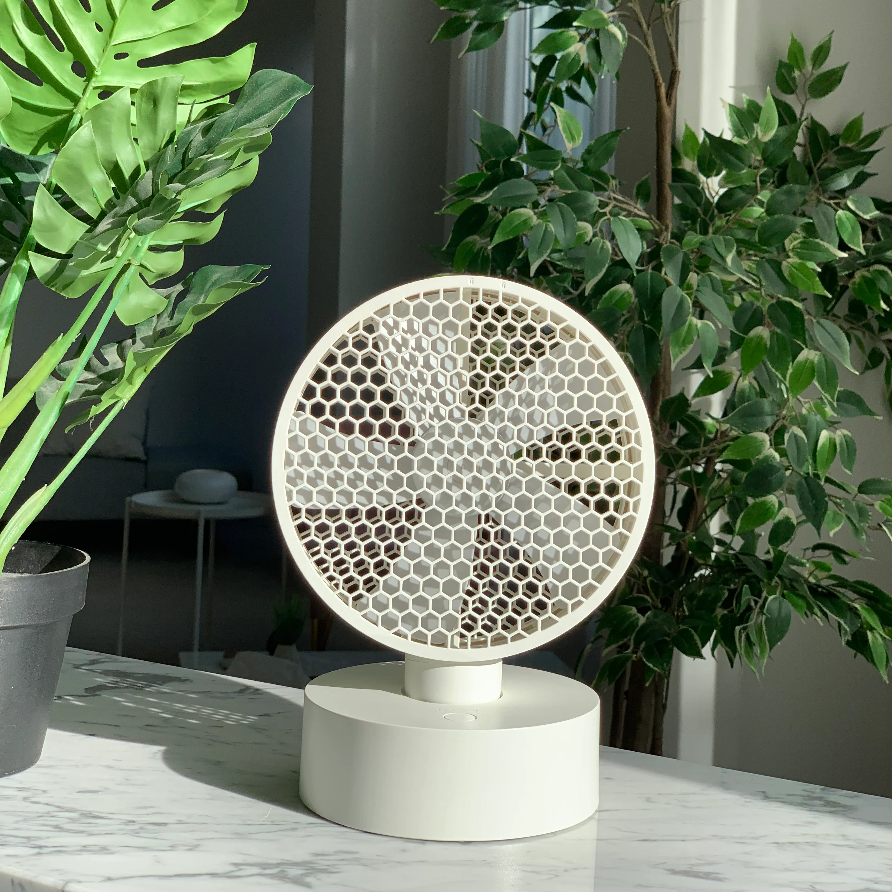 Honeycomb Faced Panel Oscillating Desk Fan