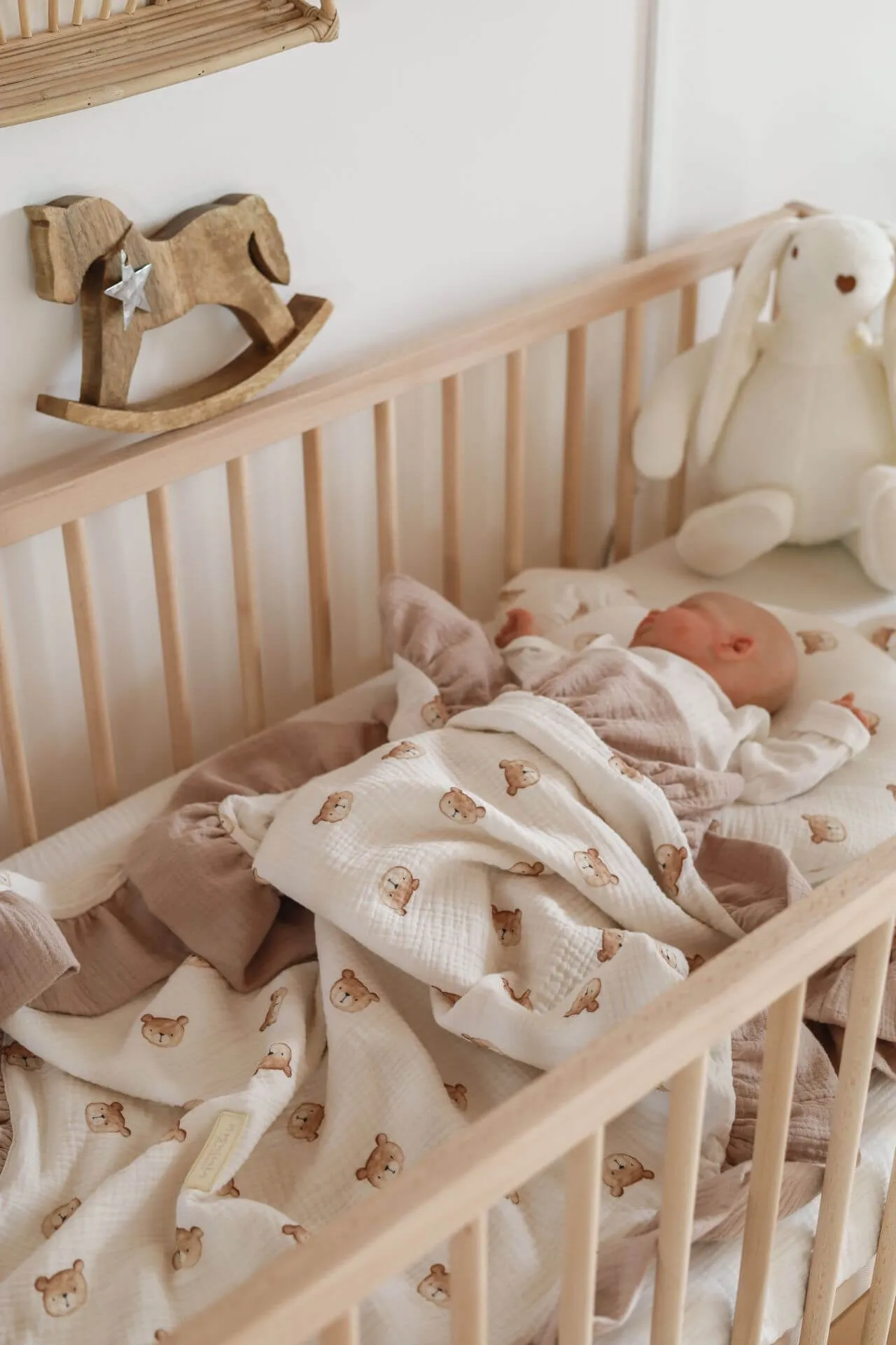 Light GOTS Organic Muslin Baby Blanket with a frill - Bears