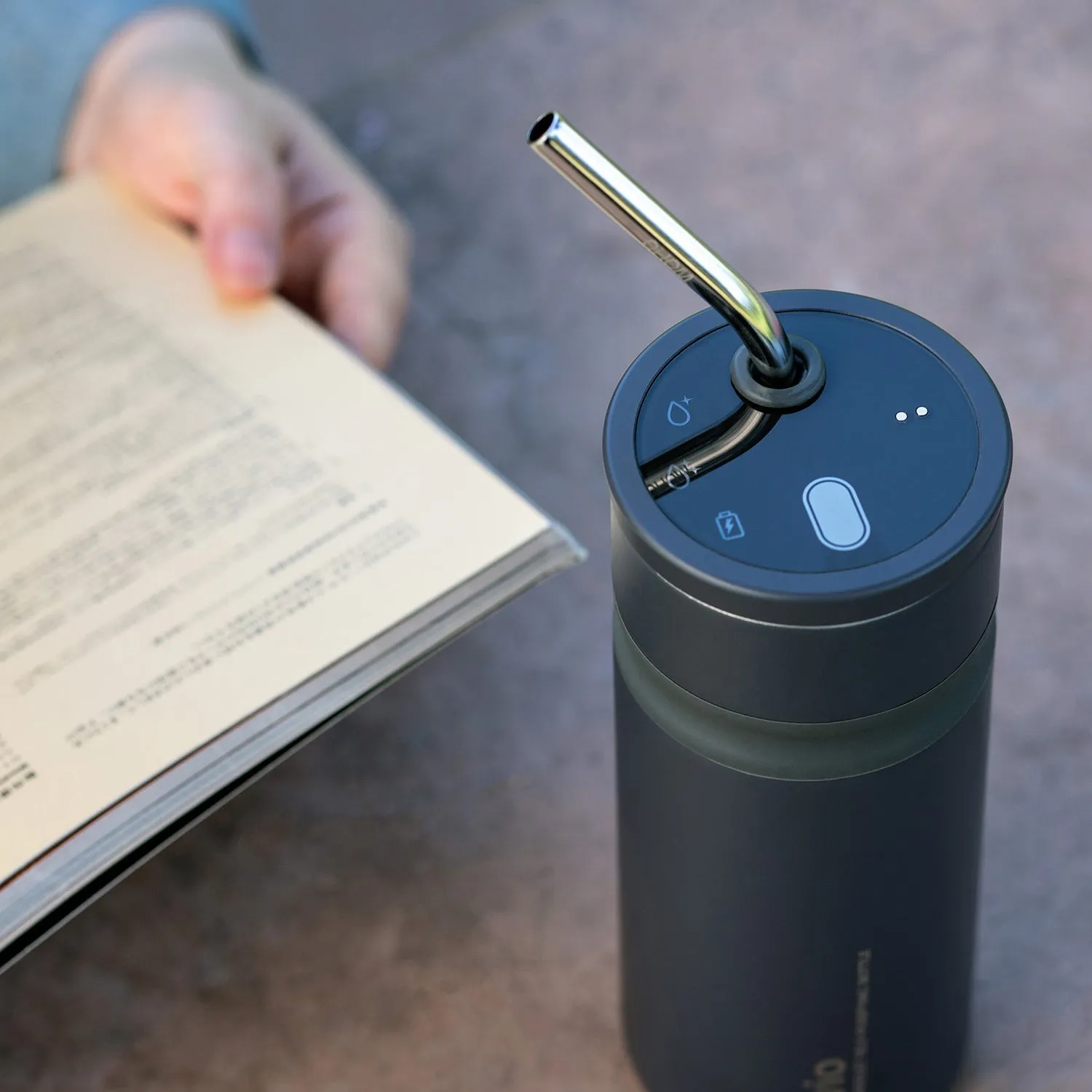 Uvio Self-Purifying Water Bottle